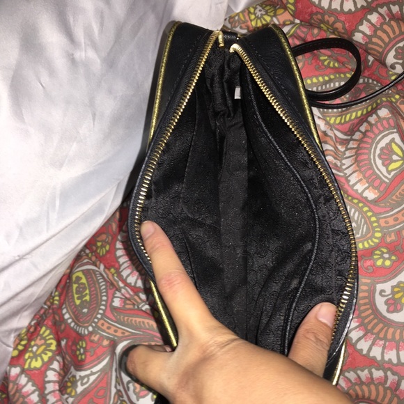 Authentic Michael Kors satchel - Picture 3 of 4