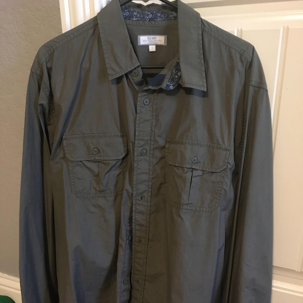 Men's Army Green Button up.