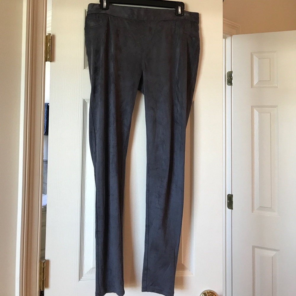 Gianni Bini faux suede pants
