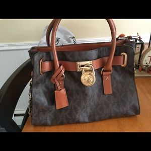 Michael kors satchel