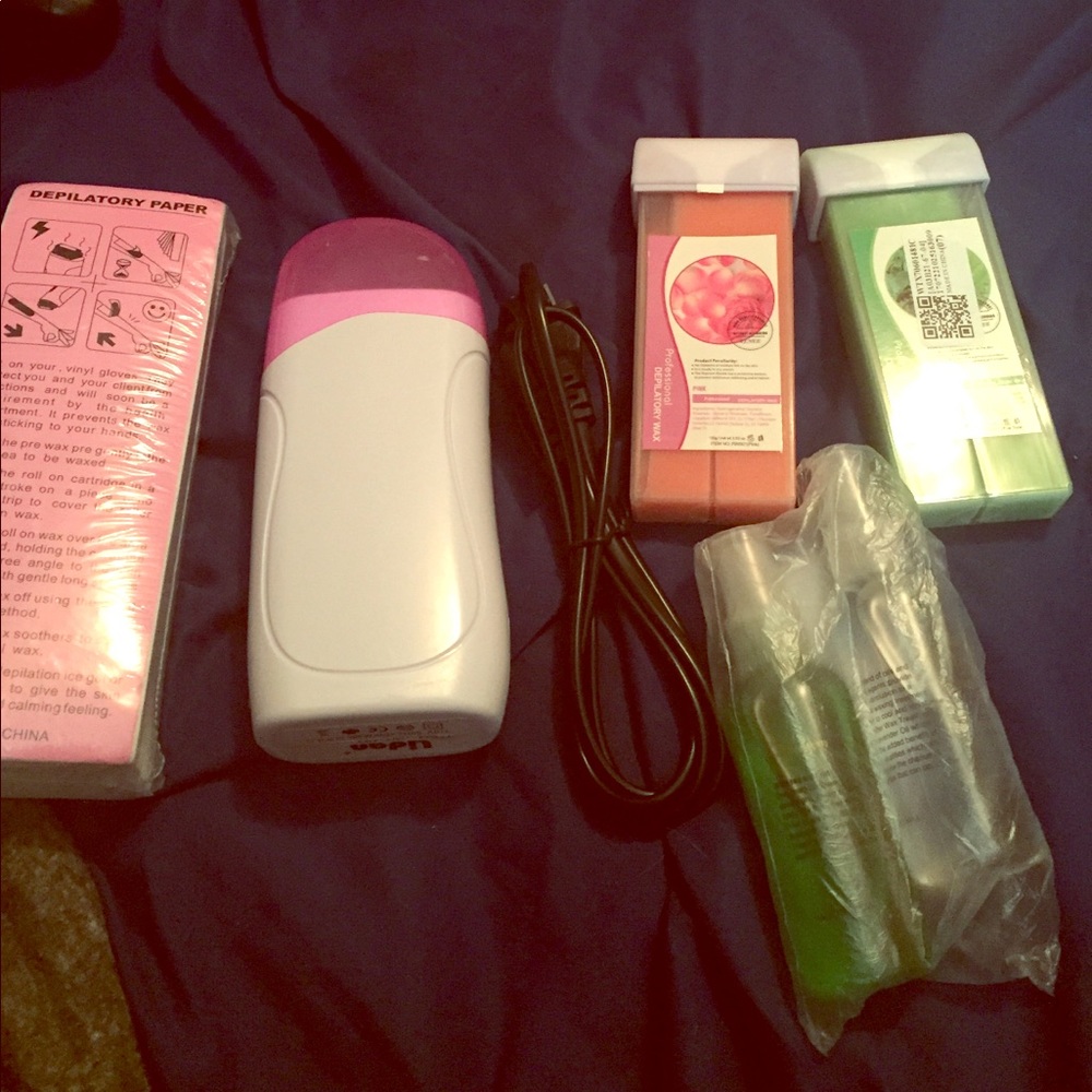 Entire waxing kit