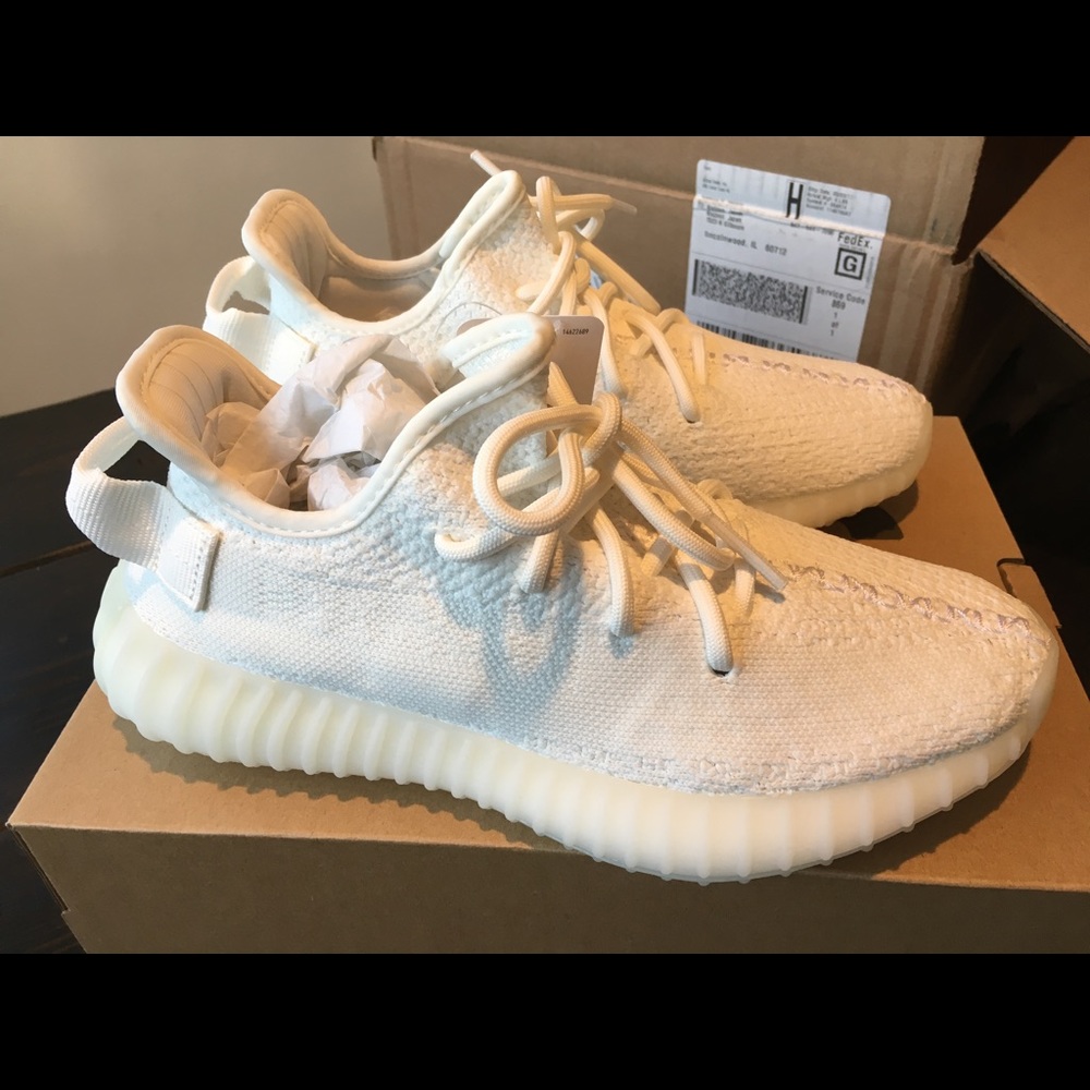 YEEZY BOOST 350 V2 size 5 men, women's size 7