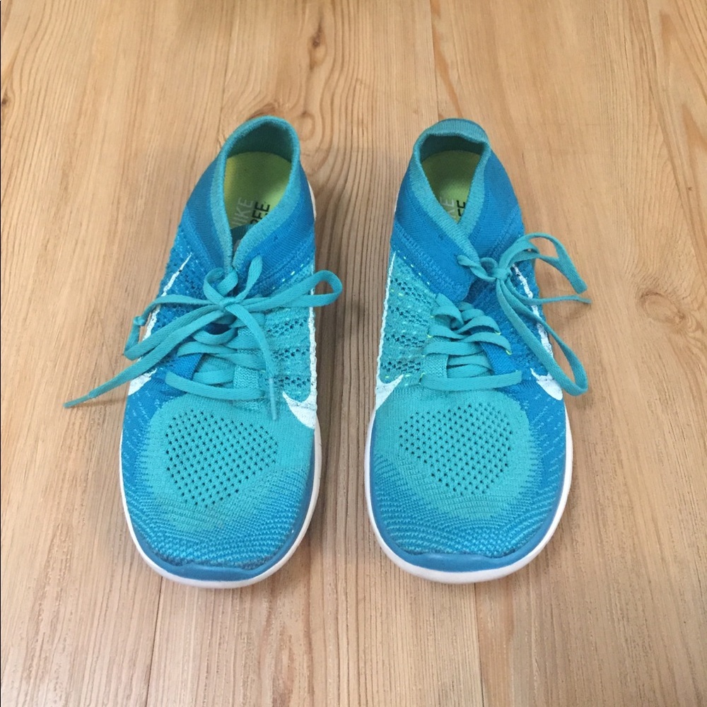 Nike fly knit free runs