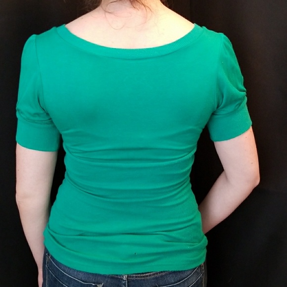 Green Short Sleeved Scooped Neck Top - Picture 3 of 5