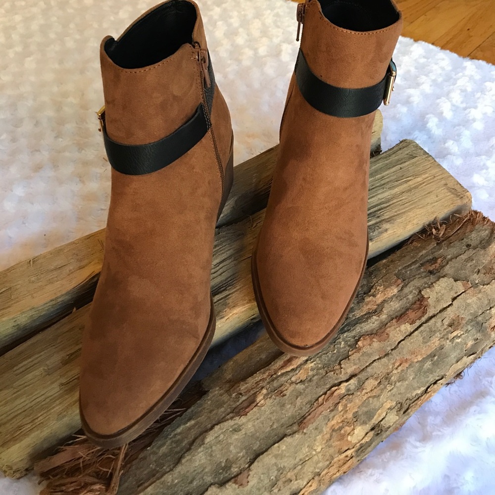 [New] 6.5 BROWN BUCKLE BOOTIES $59 - Picture 4 of 6