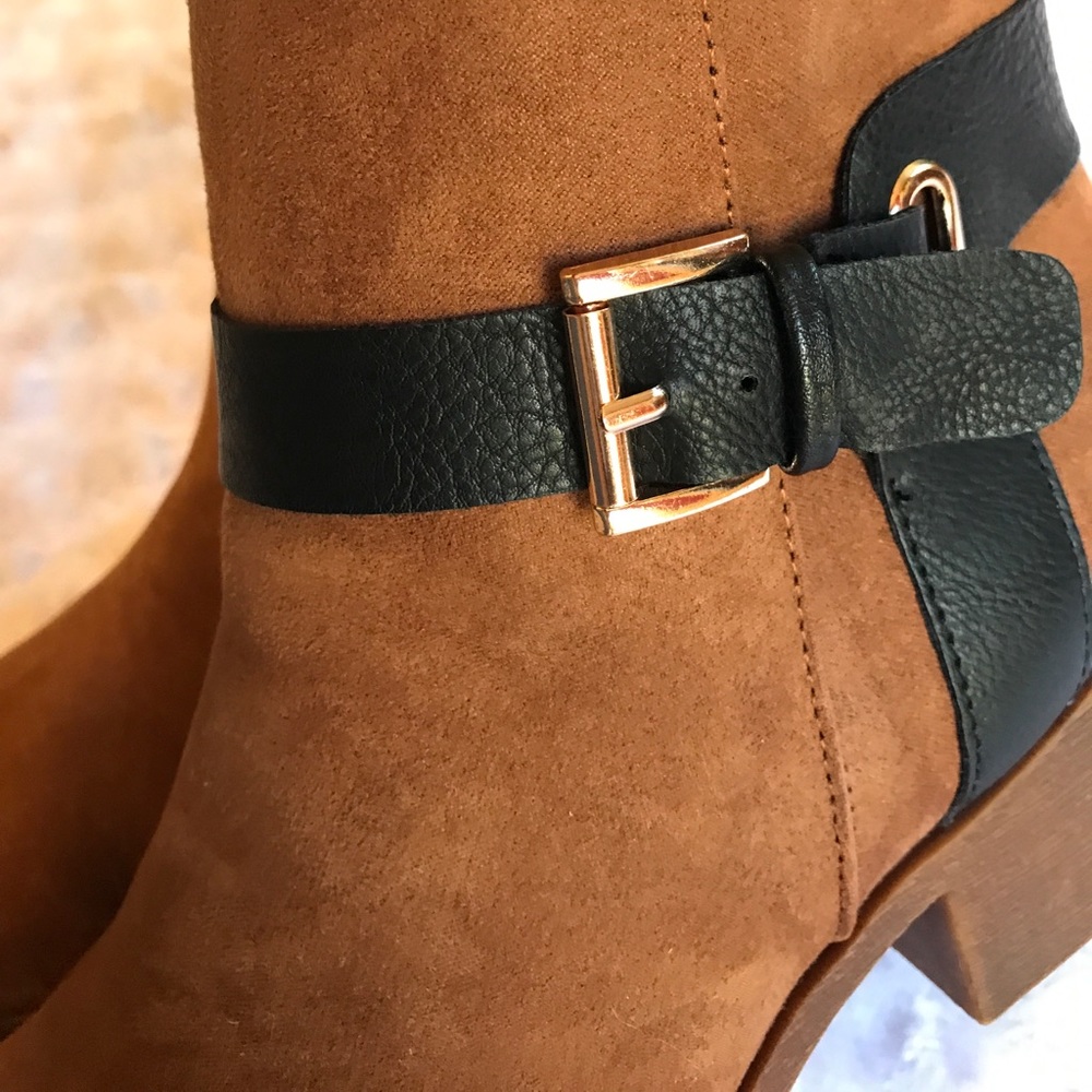 [New] 6.5 BROWN BUCKLE BOOTIES $59 - Picture 6 of 6