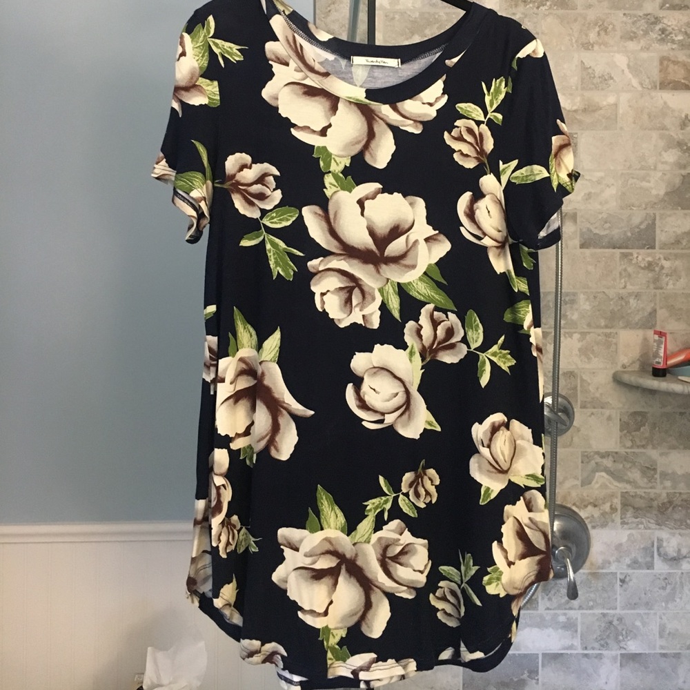 Navy floral print T from Dottie Couture Boutique