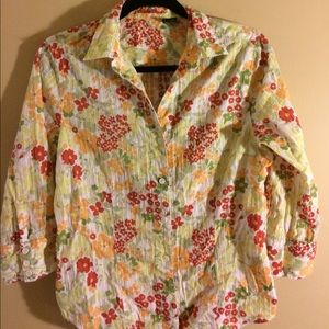 Eddie Bauer floral button down shirt size medium