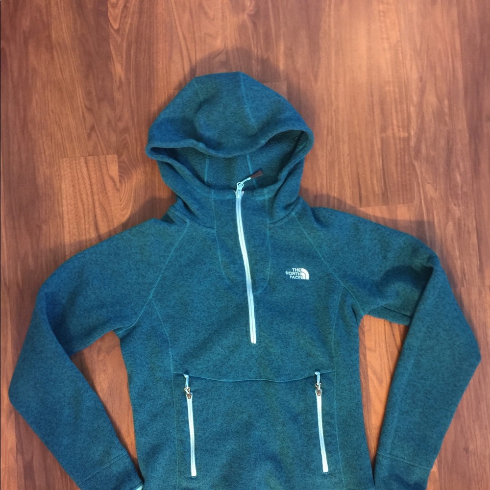Women's north face pullover jacket size S