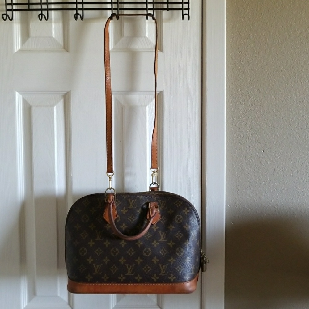 Authentic Louis Vuitton Alma with strap