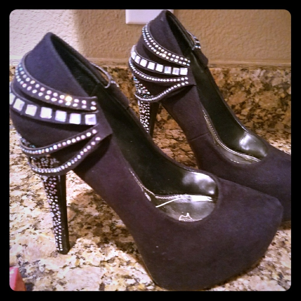 Size 6 1/2 heels