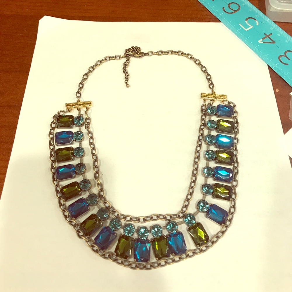 Statement choker. Costume jewelry.