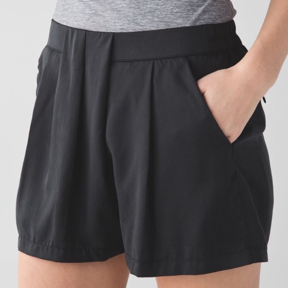 Lulu Lemon Keepsake shorts