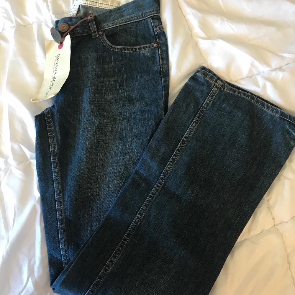 Banana Republic Low Rise Boot Cut Size 4 NWT