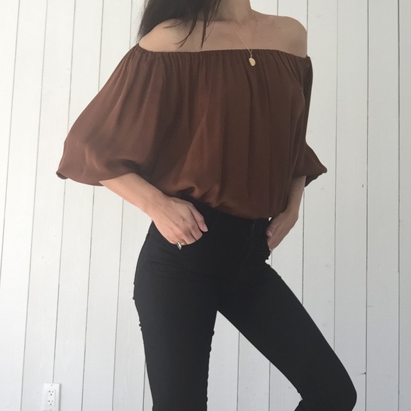 Off the shoulder silk blouse - Picture 7 of 8