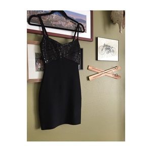 Guess sequin bodycon dress 🌙