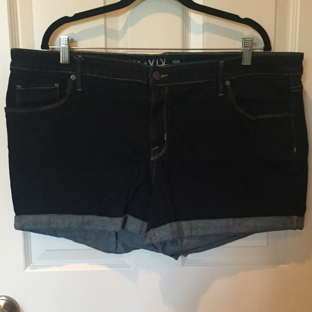 Ava & Viv Midi Shorts