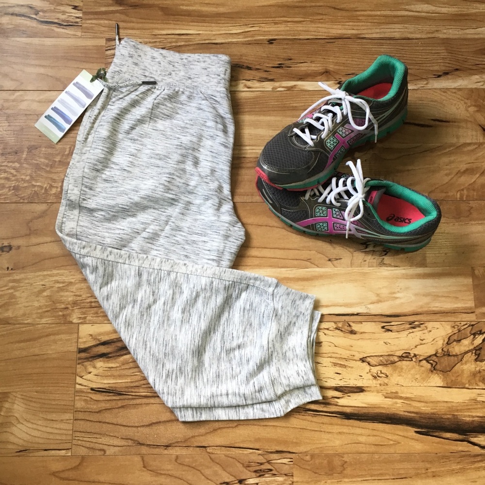 Green Tea white women's capris size L