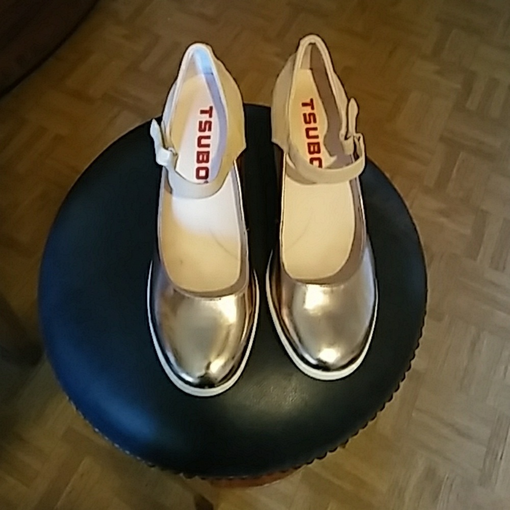 TSUBO LEATHER WEDGES