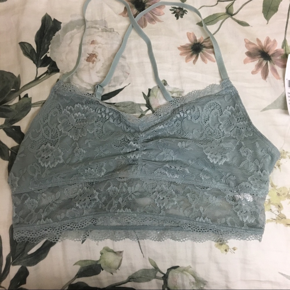 ✨2 lacy bralettes✨