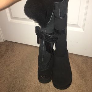 **lowest price**Like new uggs!