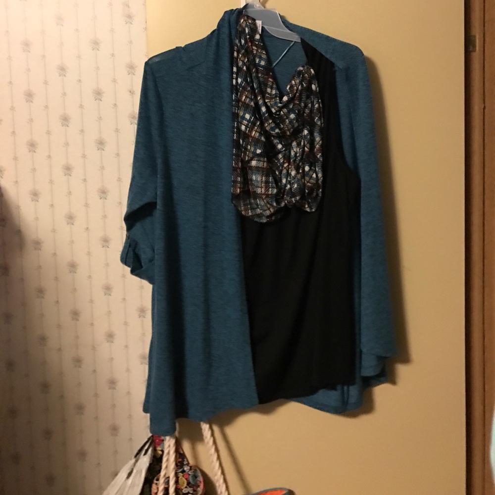 Long sleeve sweater. sleeveless tank with scarf