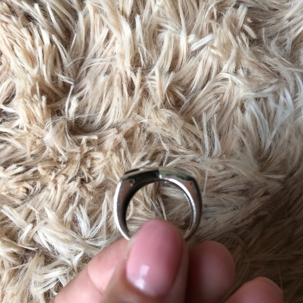 Solid 925 Ring - Picture 4 of 8