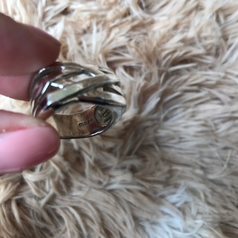 Solid 925 Ring - Picture 7 of 8