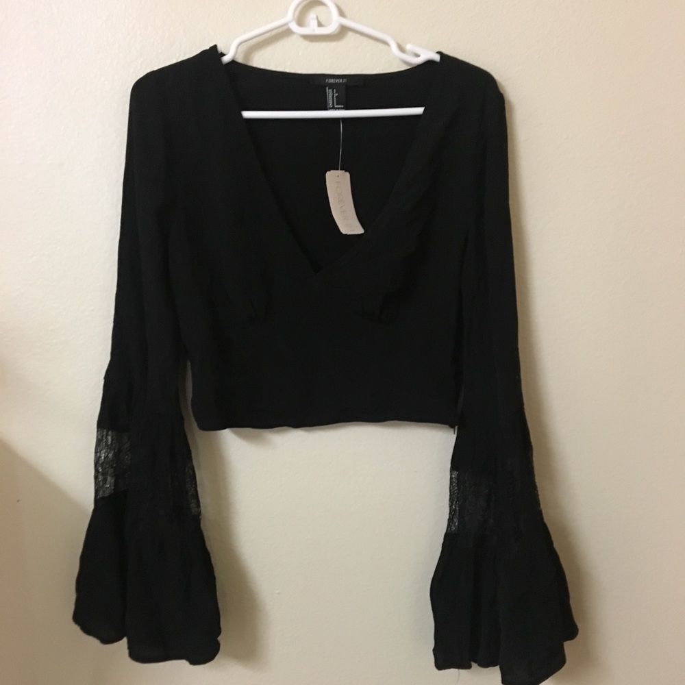 🖤Black Bell-Sleeve Top🖤