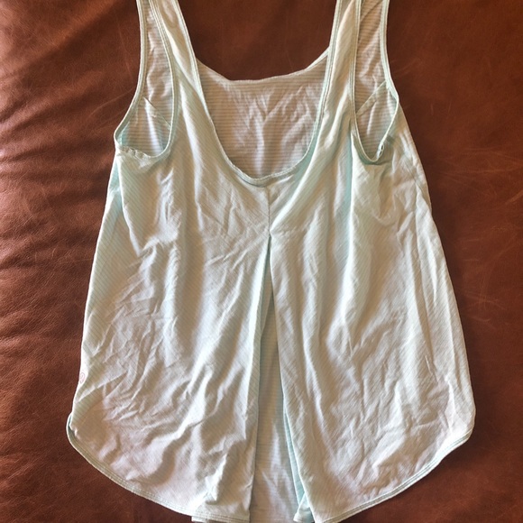 Mint colored tank from lululemon size 8 - Picture 3 of 4