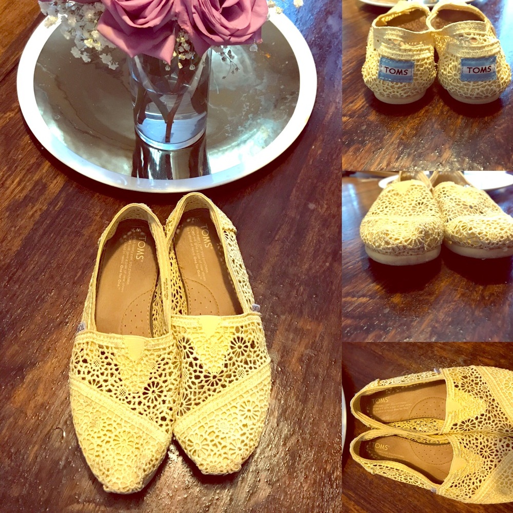 ****SOLD******Toms crochet slip-ons.