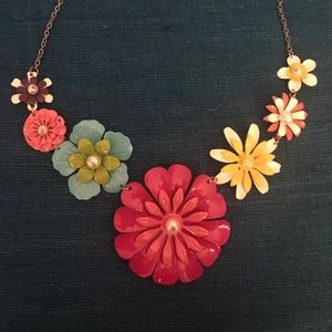 Multi colored flower necklace w/ adjustable clasp