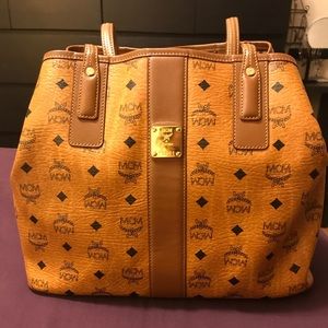 MCM Reversible Liz Bag
