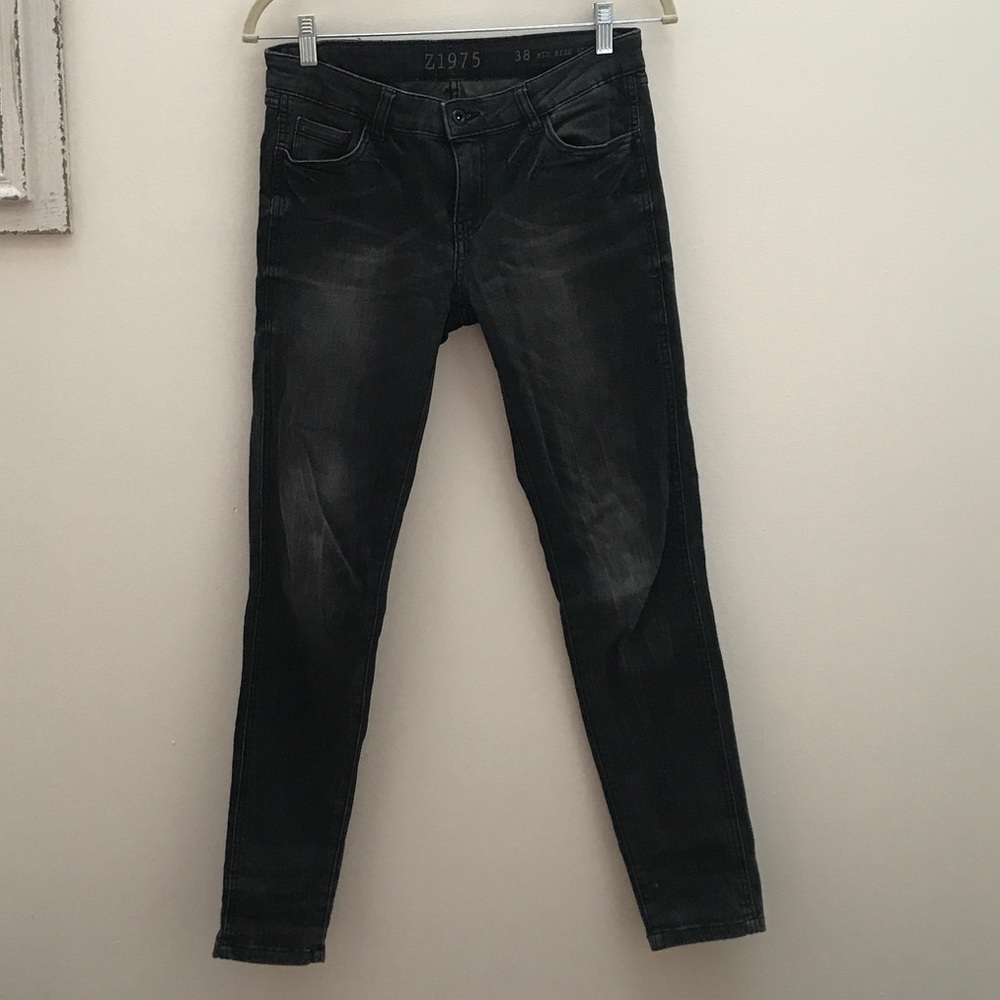 Zara Grey Mid-rise Skinny Denim, size 6