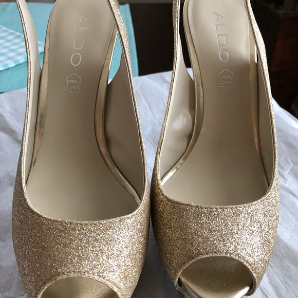 💞 NW Aldo “Mesiano” shoes in glittery gold! - Picture 2 of 8