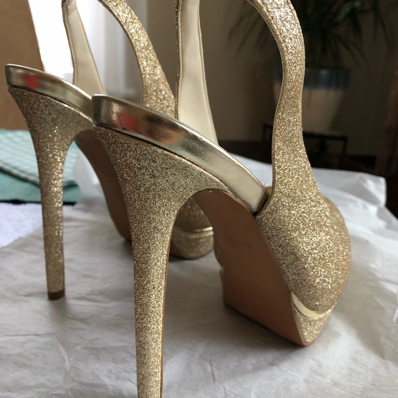 💞 NW Aldo “Mesiano” shoes in glittery gold! - Picture 6 of 8