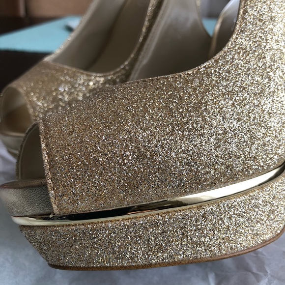 💞 NW Aldo “Mesiano” shoes in glittery gold! - Picture 7 of 8