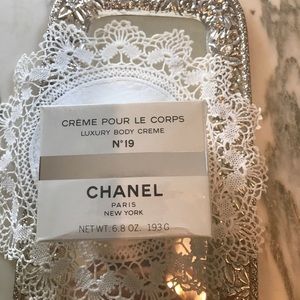 Chanel Luxury creme