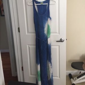 Tie die maxi dress with removable string belt.