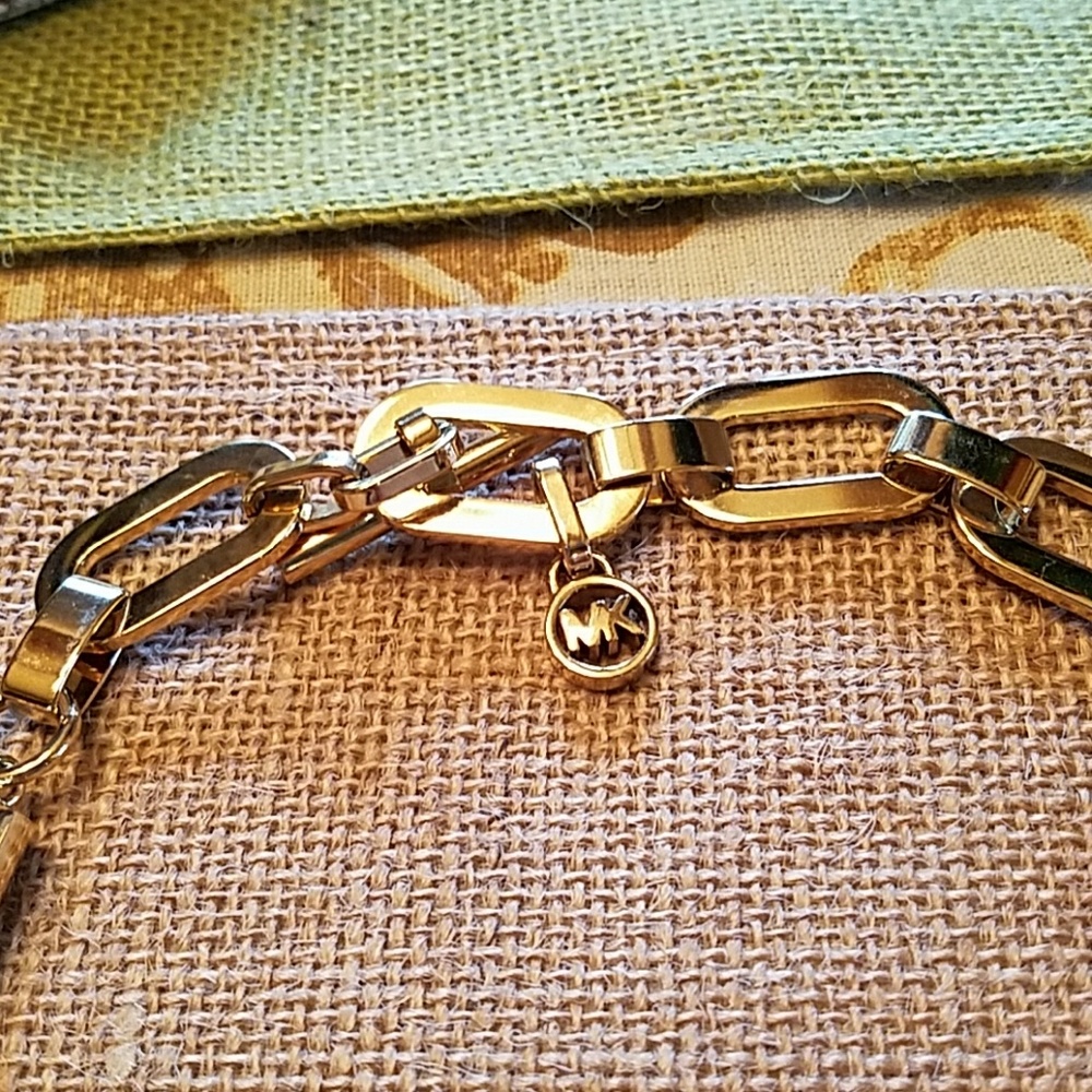 Michael Kors Goldtone  Tortoise Link Necklace EUC - Picture 2 of 8