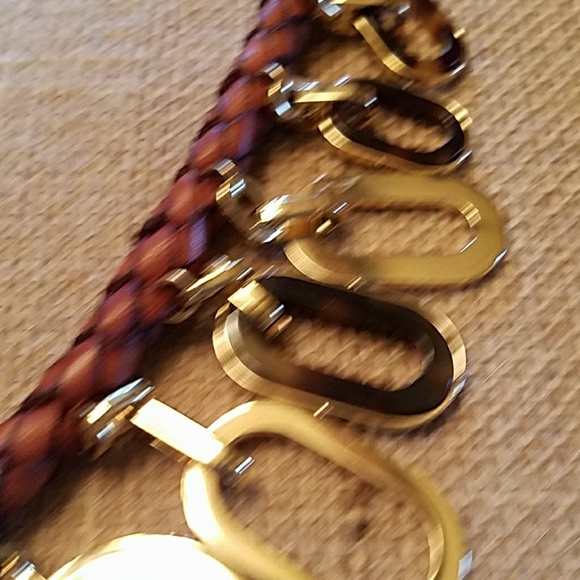 Michael Kors Goldtone  Tortoise Link Necklace EUC - Picture 4 of 8