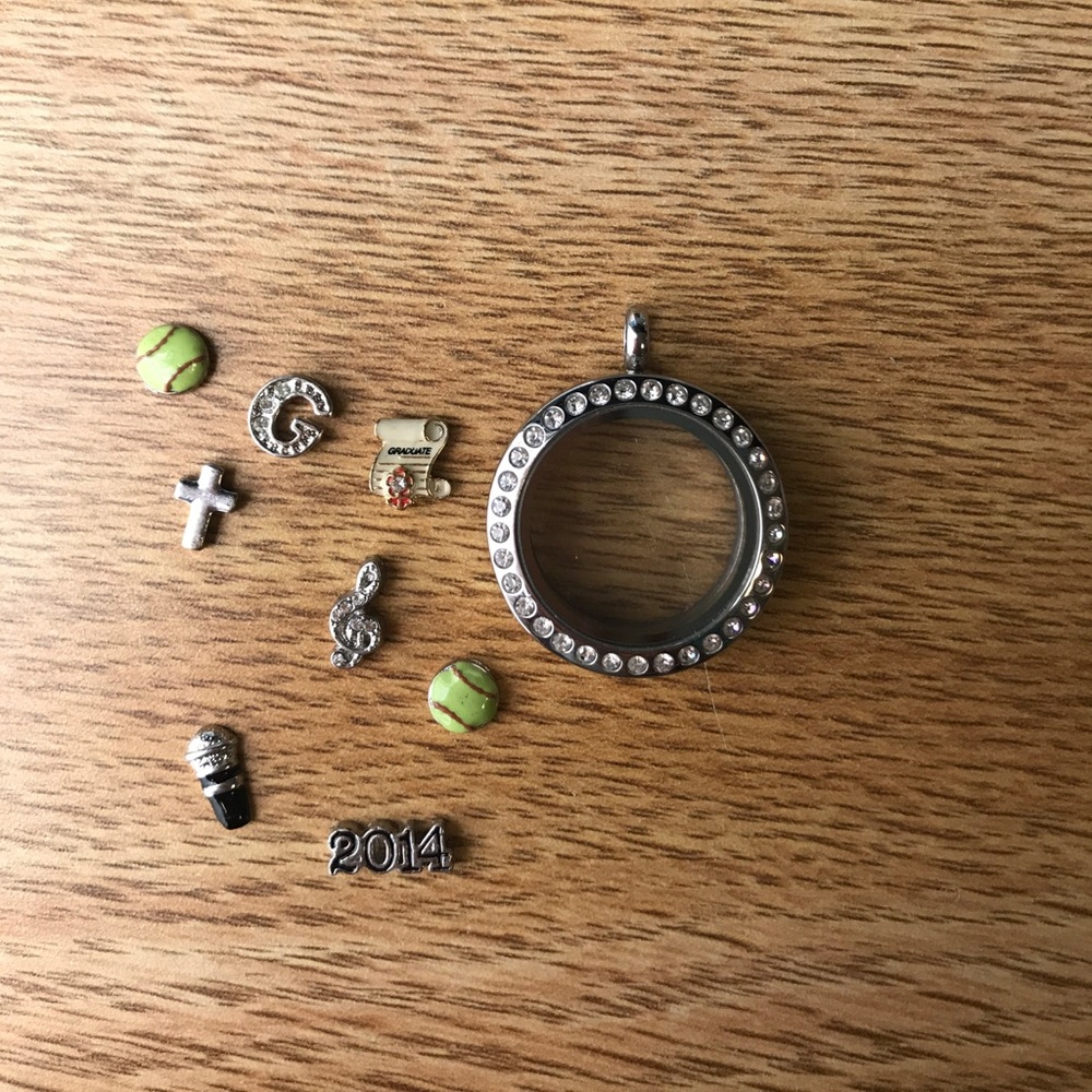 Origami Owl pendent with charms