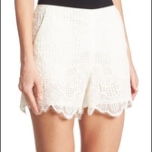 Trina Turk lace scalloped shorts size 8