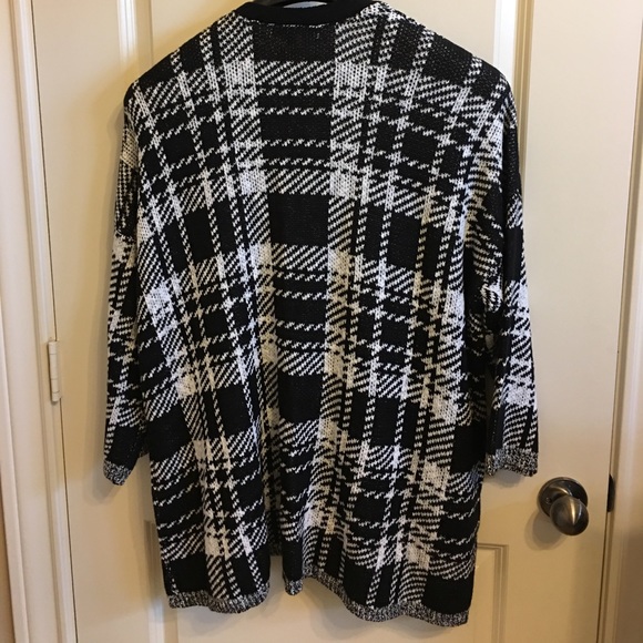 NWT open black/white sweater - Picture 3 of 4