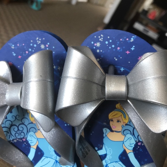 Cute Disney slippers - Picture 3 of 3