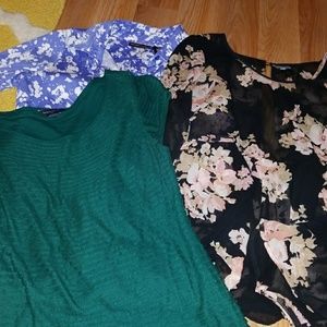 Donating Monday-Work top bundle!!!