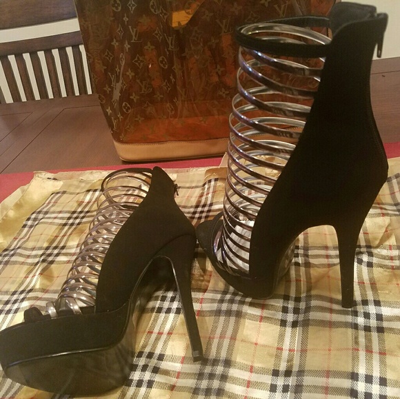 High heel - Picture 2 of 3