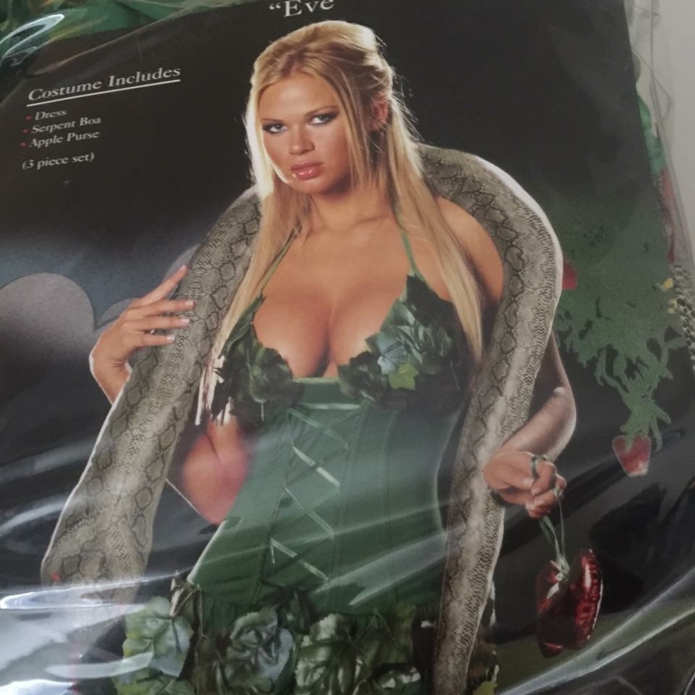 Eve costume