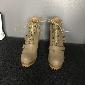 Nice and sturdy chunky platform shoes with heel