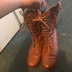 Combat boots